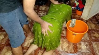 चुदासी नौकरानी की सेक्सी चूत चुदाई फिर गांड चुदाई एचडी सेक्स वीडियो