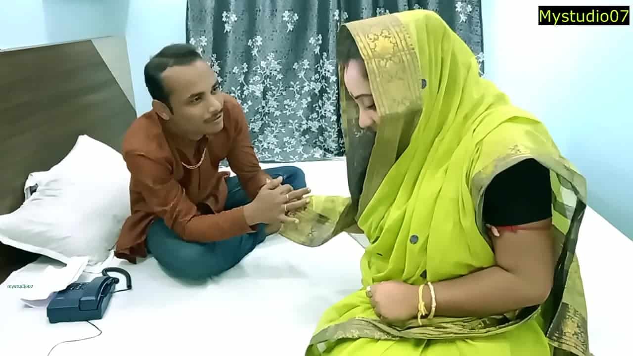 Bengali bf pati ke ilaj ke liye apni chut bechi patni ne