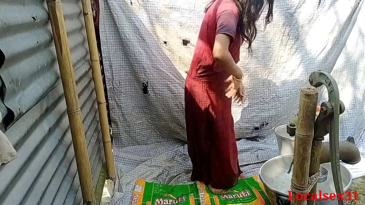 Desi porn bathroom me garam kar ke choda desi wife ko