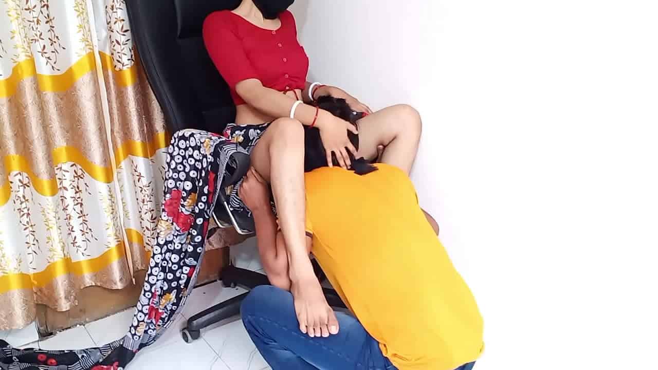 Desi xxx tube indian lady boss ne employee se chudwai apni chut