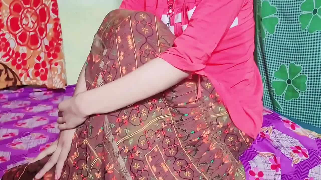 Sexy blue film dehati village girl ka chudai clip