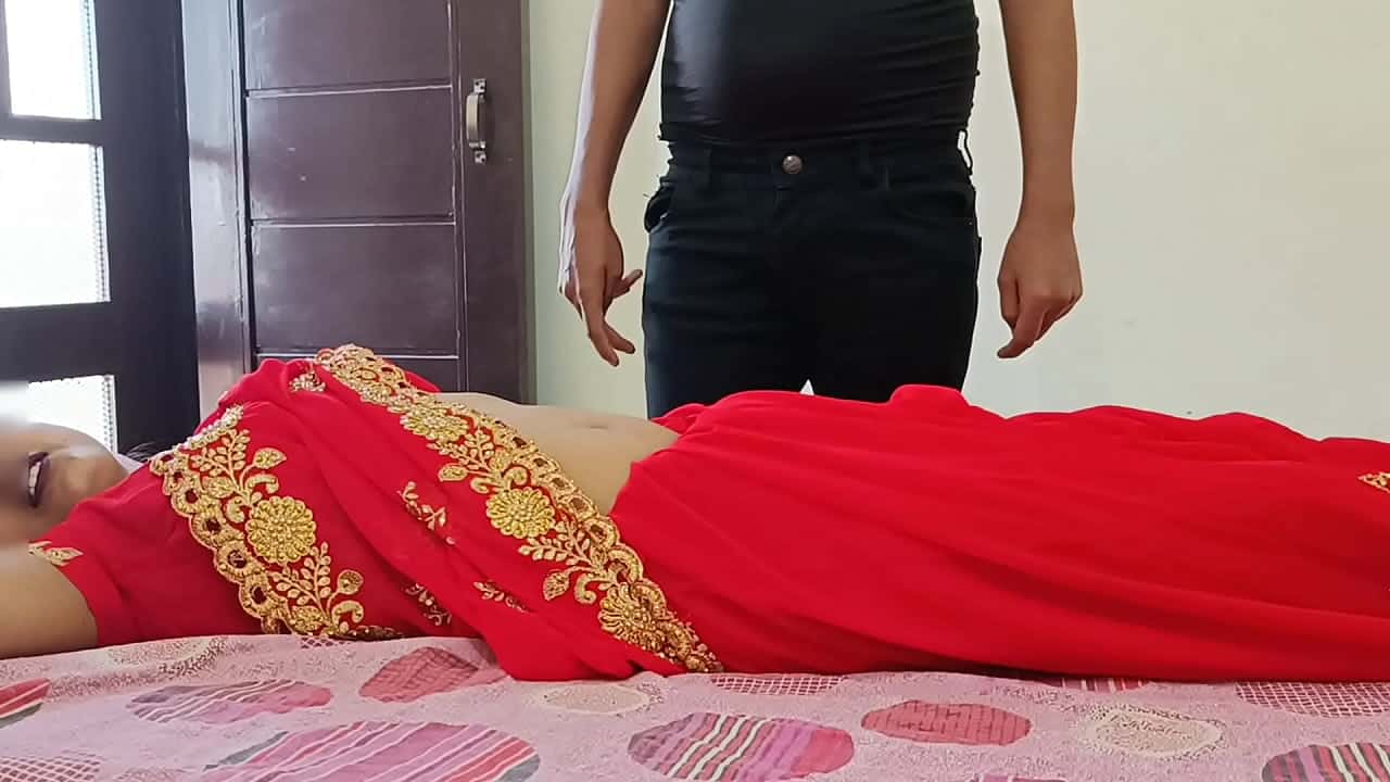 Desi xxx video saree wali sauteli maa ne chut me lund dali