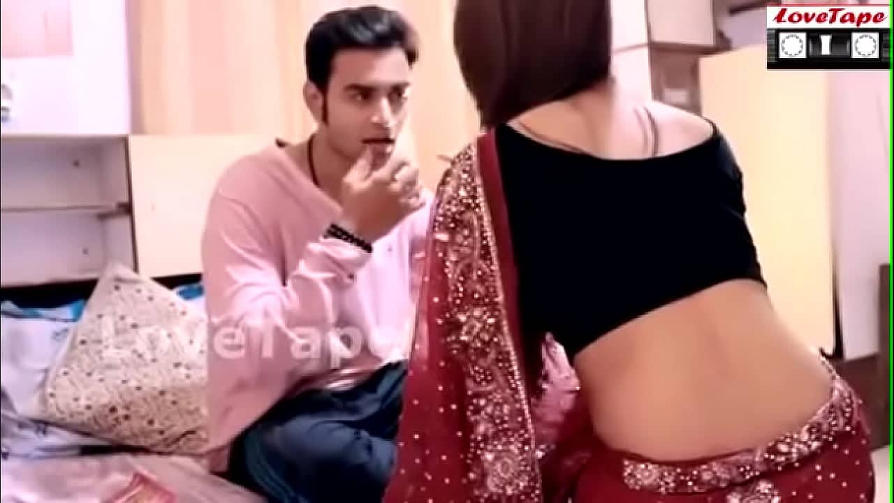 bhabhi ne chote devar ko chut dikha ke chudai karne ko boli