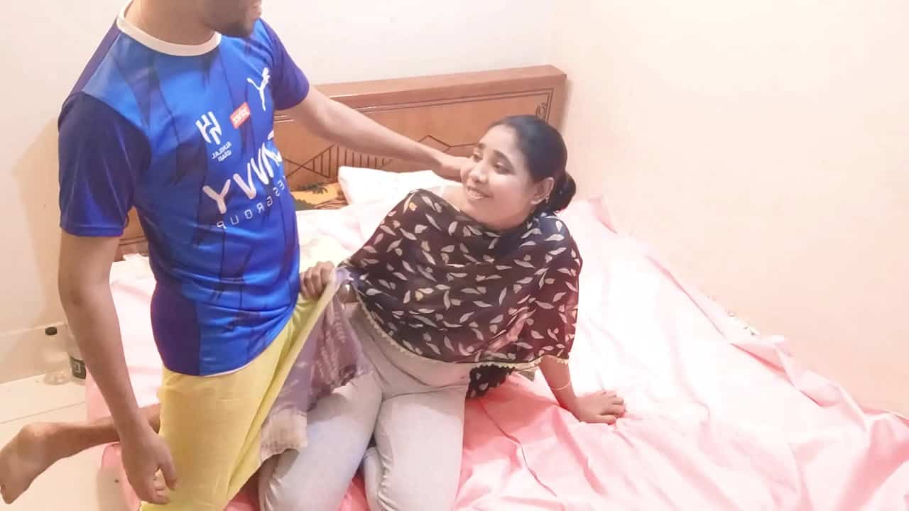 indian xnxx milf maid ne owner ka lund pakra aur gaand marwaya