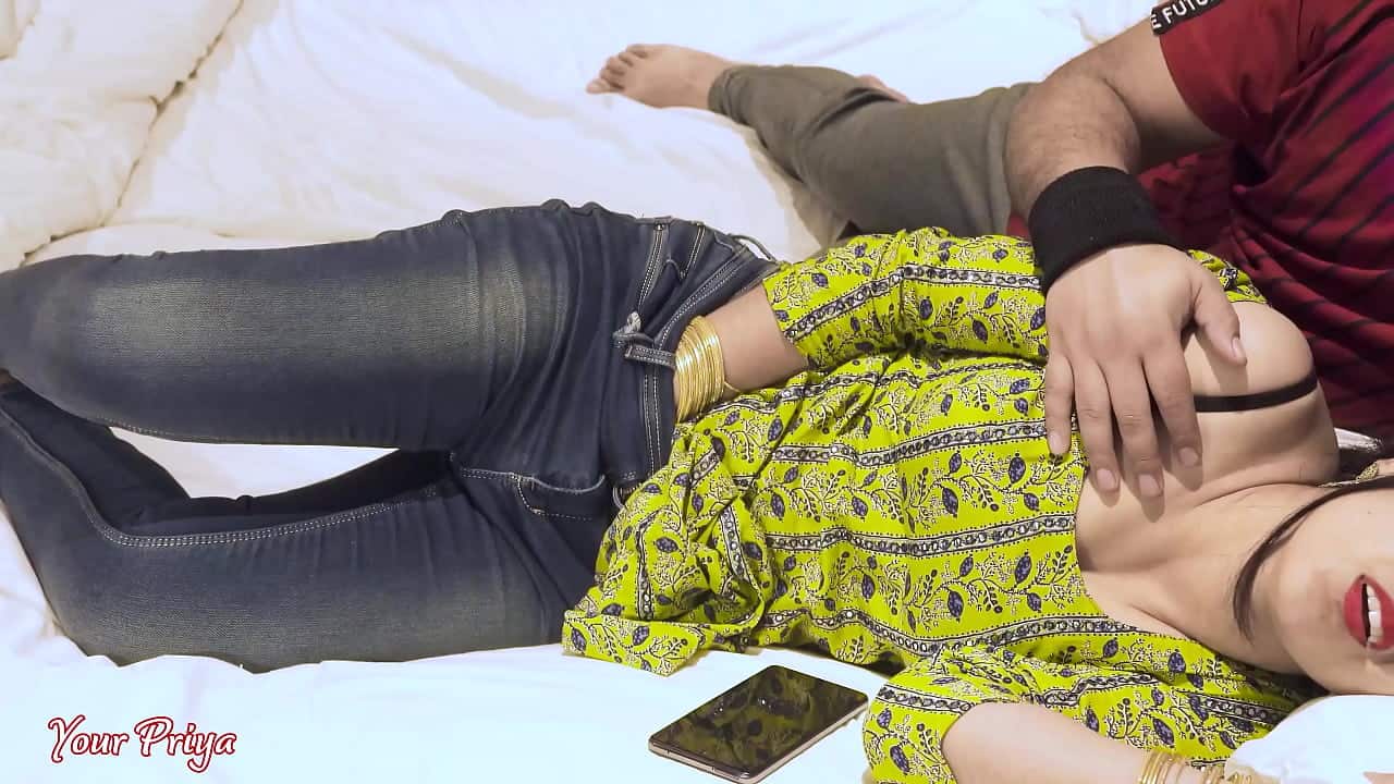 PornHub Indian Behen ko chut me ungli karte dekh bhai ne bahan ki chut chodi