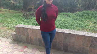 desi village girlfriend ne public place me boyfriends ka lund choos ke chut chudwaya
