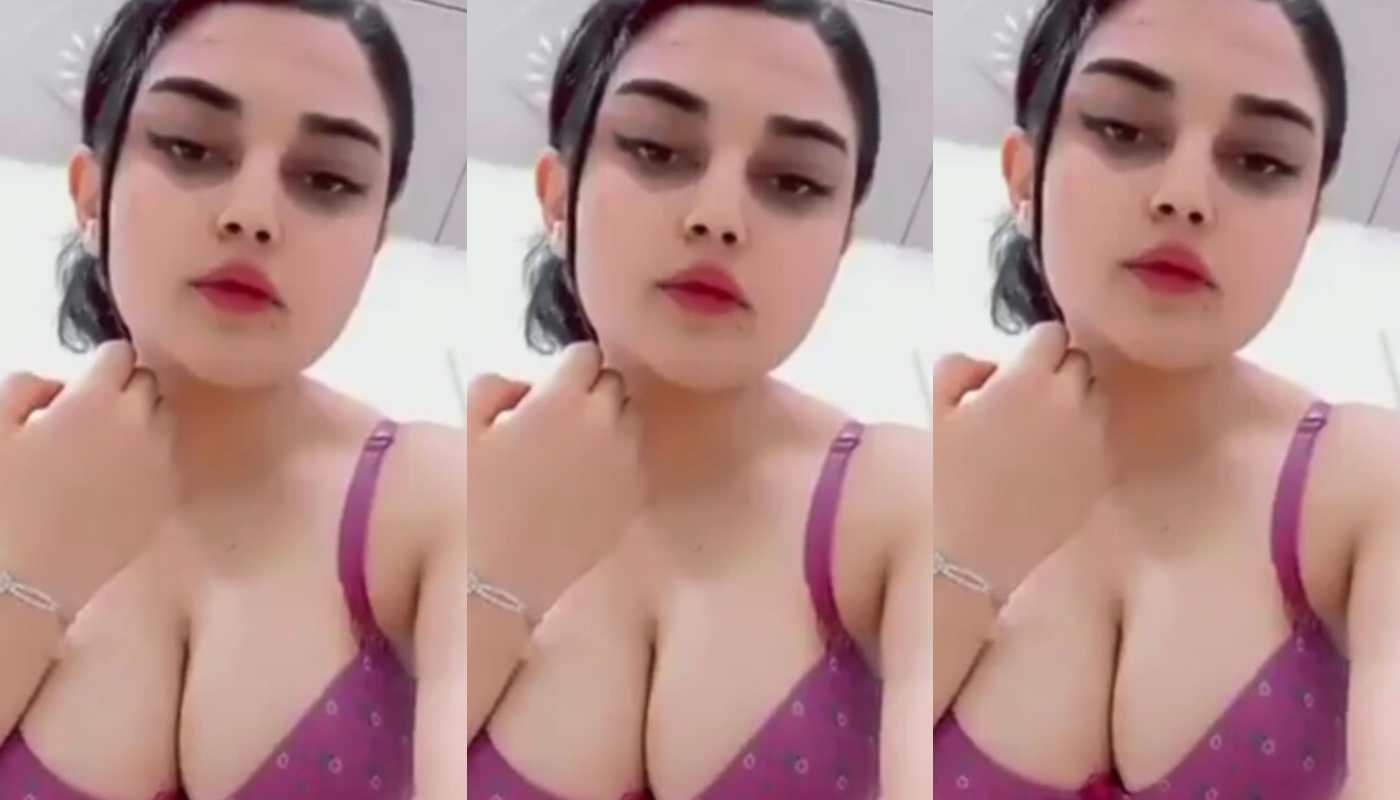 Xhamster Desi Lady Showing Boobs and Pussy